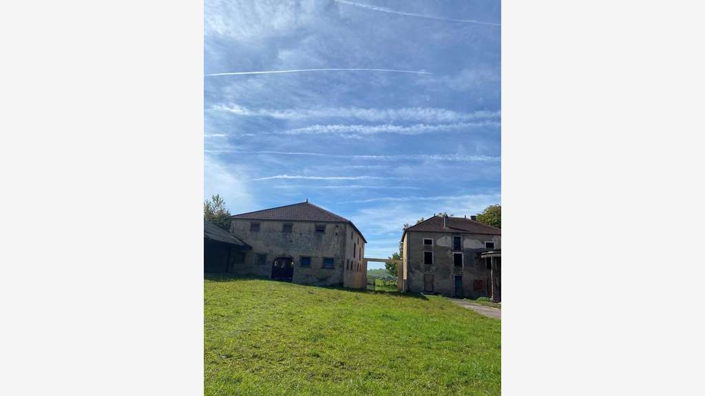 À vendre ancien corps de ferme du XVIIIe à Vittel
