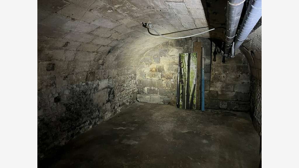AV murs libres 20m² et cave Bordeaux Saint-Pierre