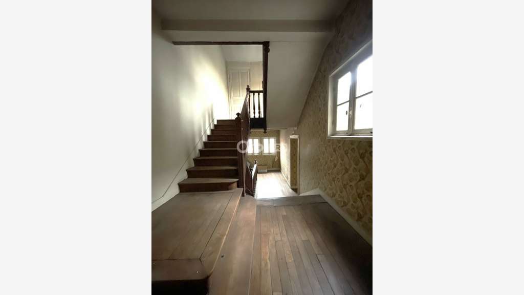 Immeuble à fort potentiel loué à vendre à Chauny
