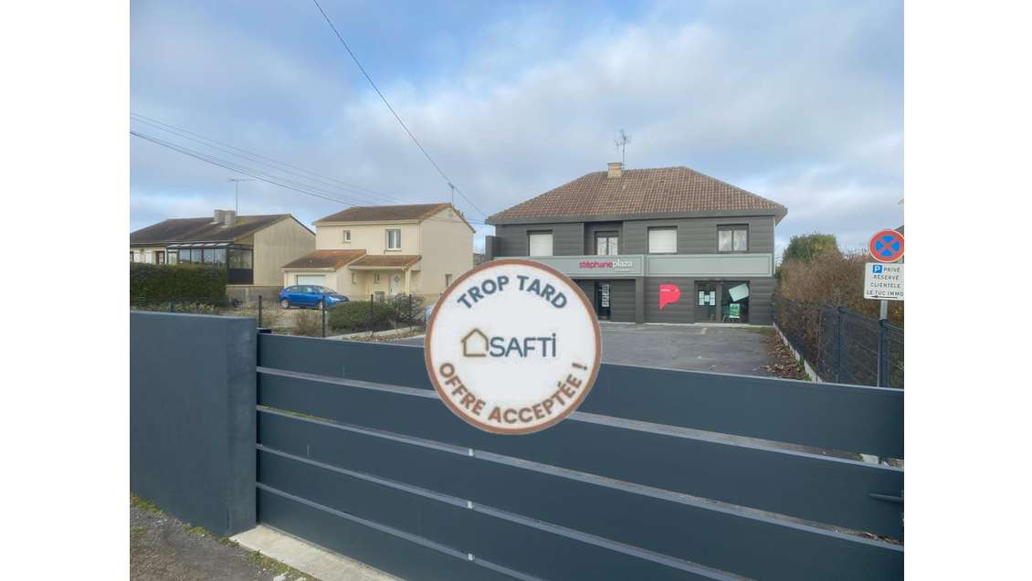 Immeuble bureaux & commercial avec Parking privé