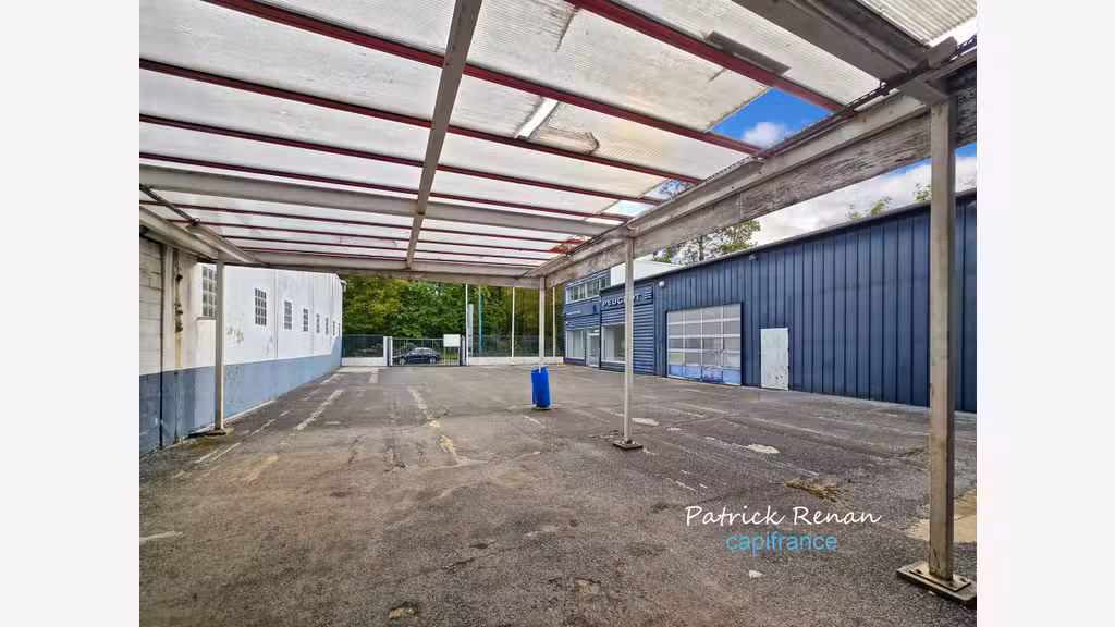 Immeuble d'activités 640m², parcelle 1098m²