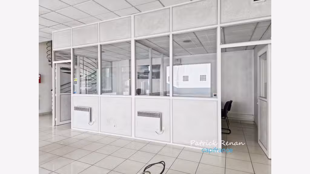 Immeuble d'activités 640m², parcelle 1098m²