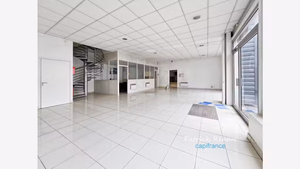 Immeuble d'activités 640m², parcelle 1098m²