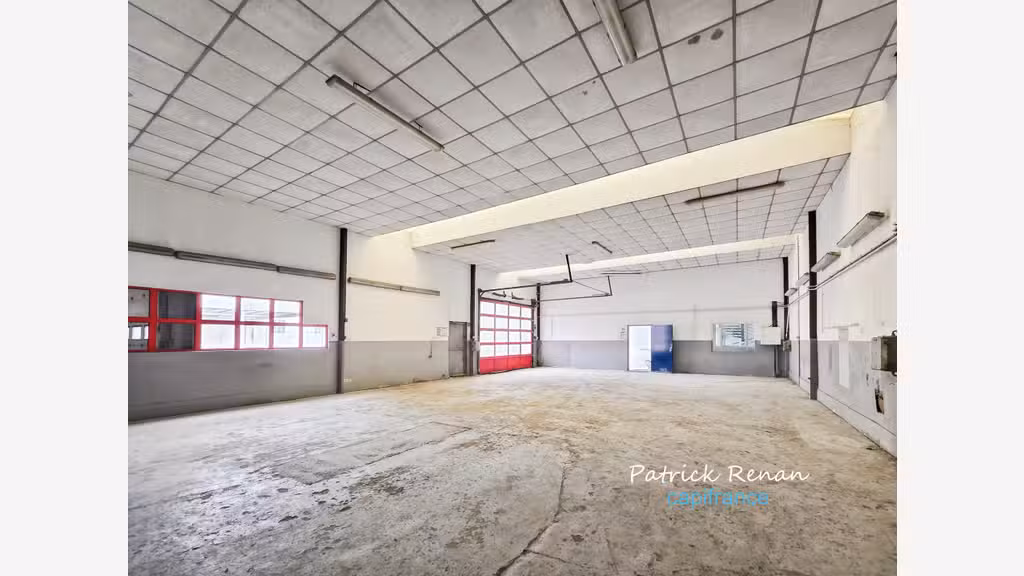 Immeuble d'activités 640m², parcelle 1098m²