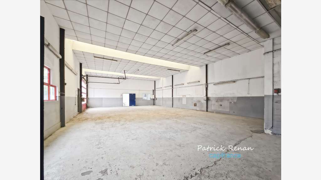 Immeuble d'activités 640m², parcelle 1098m²