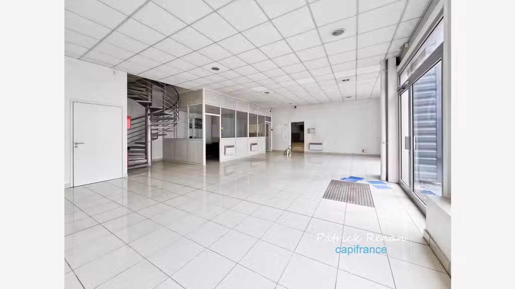 Immeuble d'activités 640m², parcelle 1098m²
