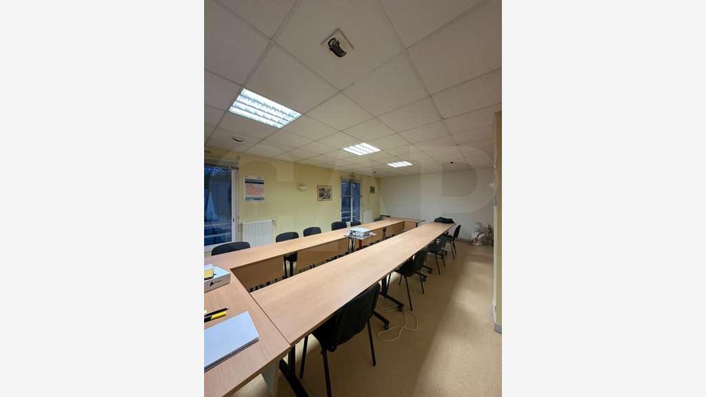 Immeuble de bureaux à vendre à Jugon Les Lacs