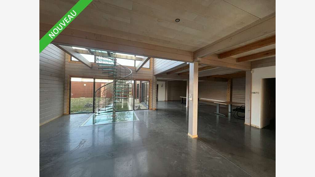 Vente immeuble de bureaux axe passant Montélier