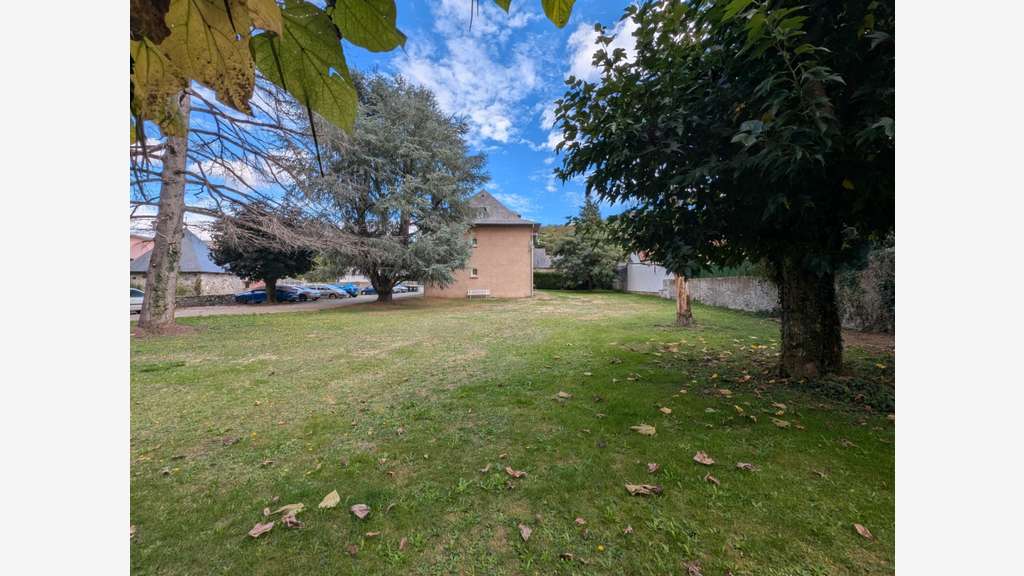 Immeuble à vendre ADE (65)