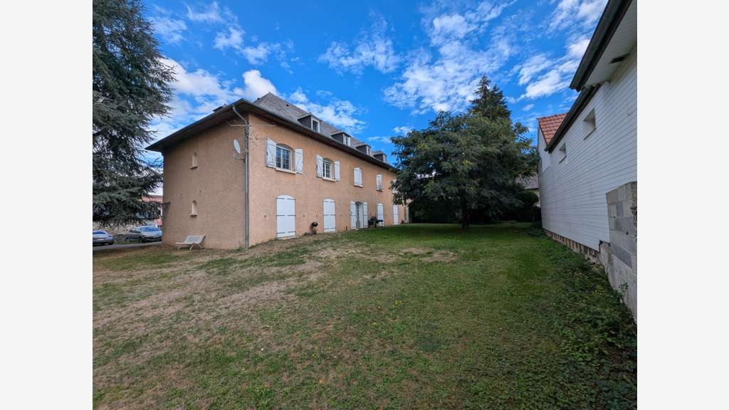 Immeuble à vendre ADE (65)