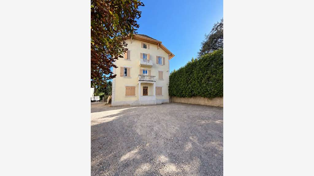 Immeuble de rapport à vendre à Annemasse Brouaz