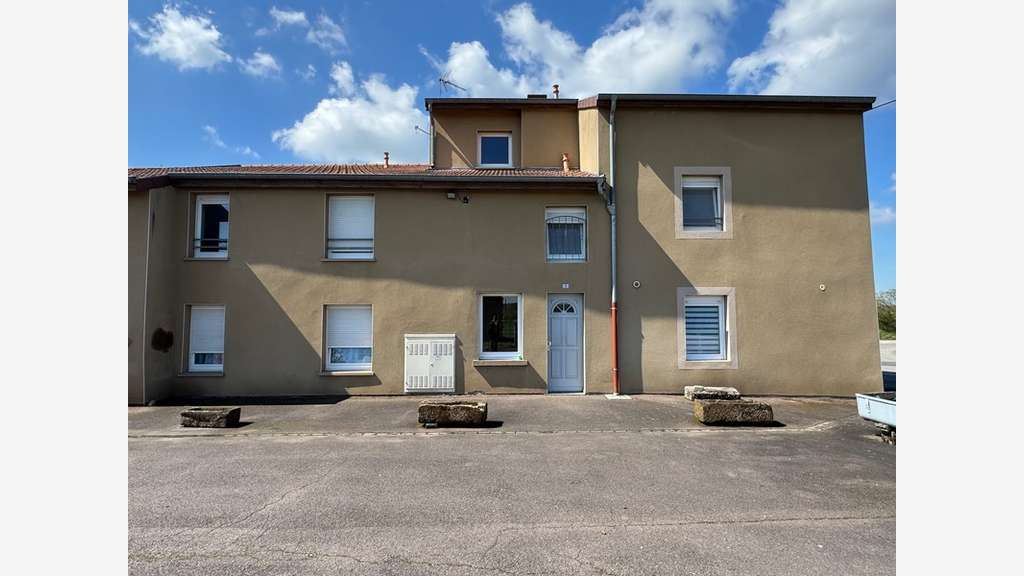 Immeuble à vendre BETTANGE sur terrain de 11,53 