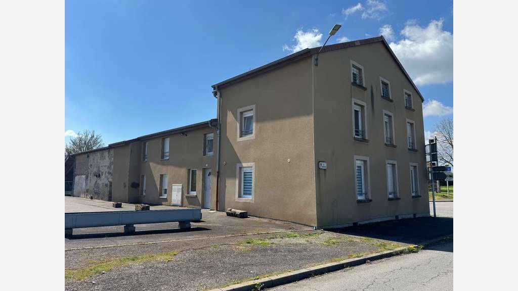 Immeuble à vendre BETTANGE sur terrain de 11,53 
