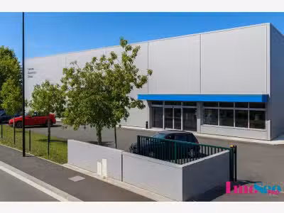 Ensemble immobilier 2230m² à vendre à Bordeaux Lac