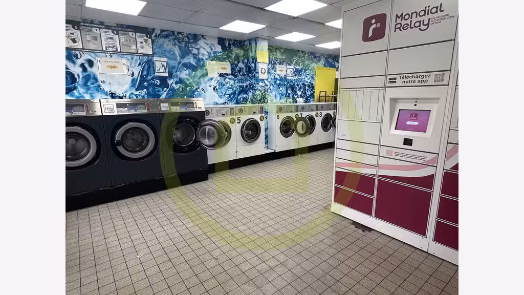 RDC : Local commercial  55 m² avec réserve de 30m