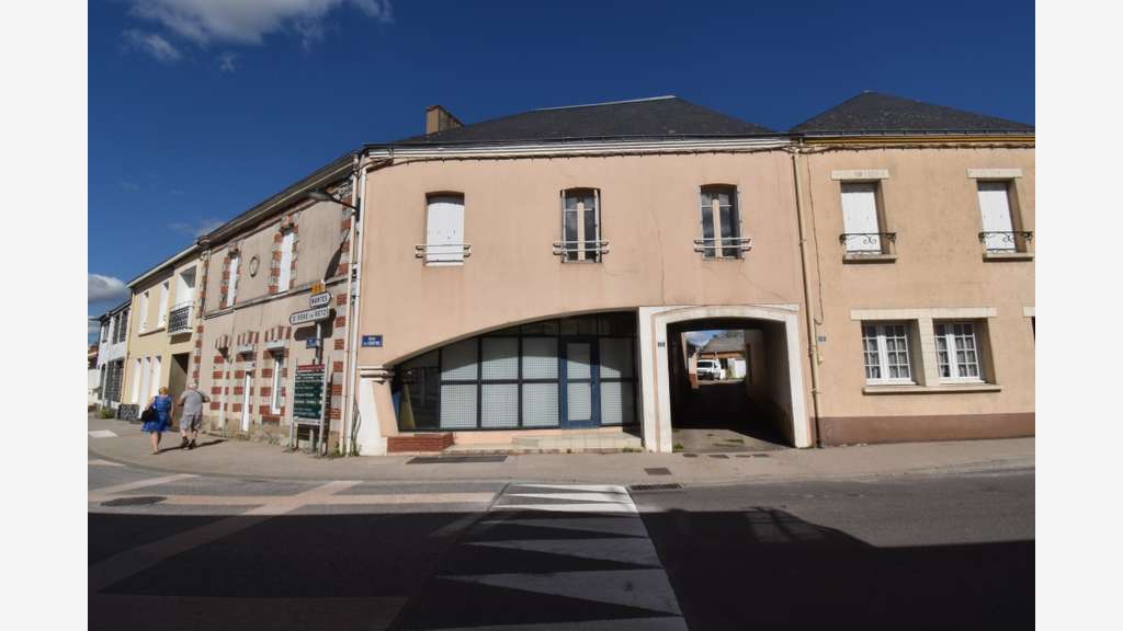 Immeuble à vendre CHAUVE (44)