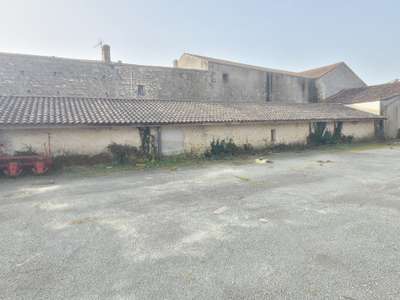 batiment en pierre à vendre et à rénover sur CI