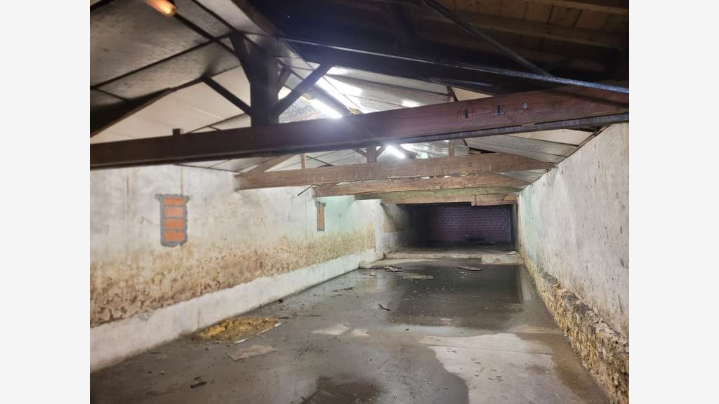 batiment en pierre à vendre et à rénover sur CI