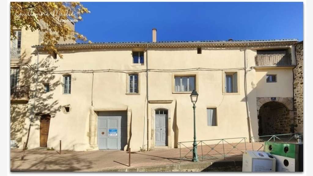 Immeuble à vendre 377m² de surface utile Fontes