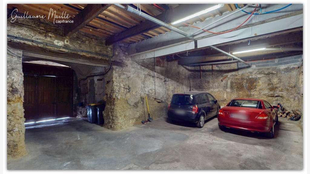 Immeuble à vendre 377m² de surface utile Fontes