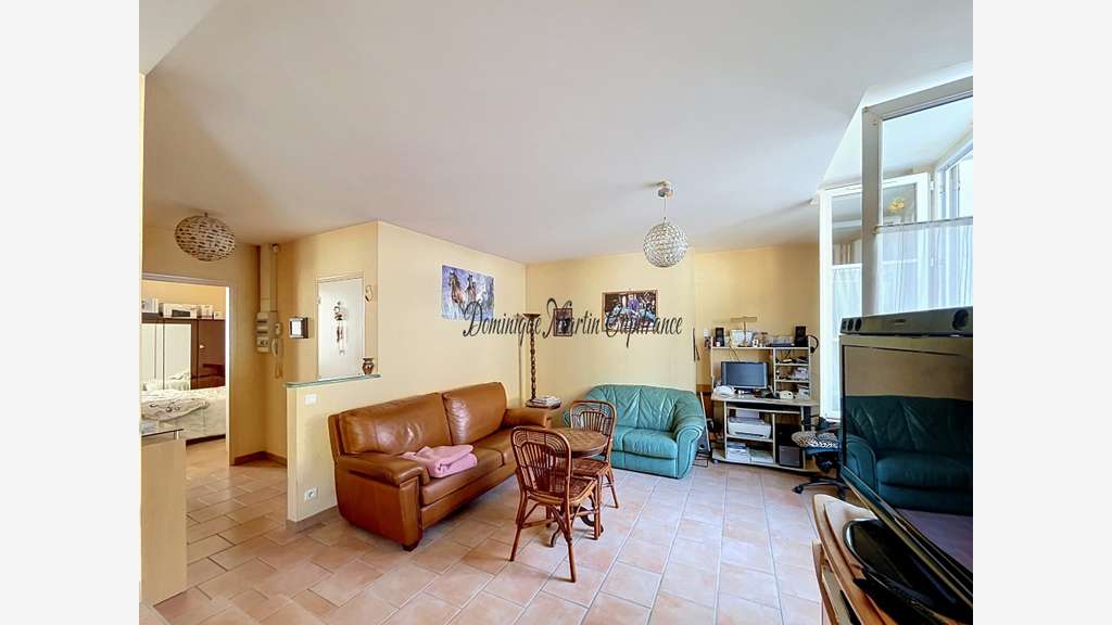 Immeuble à vendre LA CHARTRE-SUR-LE-LOIR 