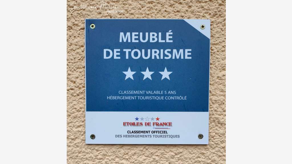 Immeuble rénové composé de 2 appartements meublés 