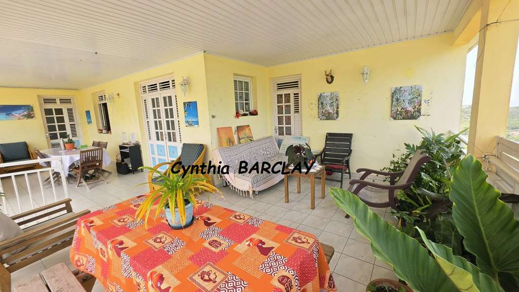 Immeuble de 414m² de superficie totale Le Vauclin