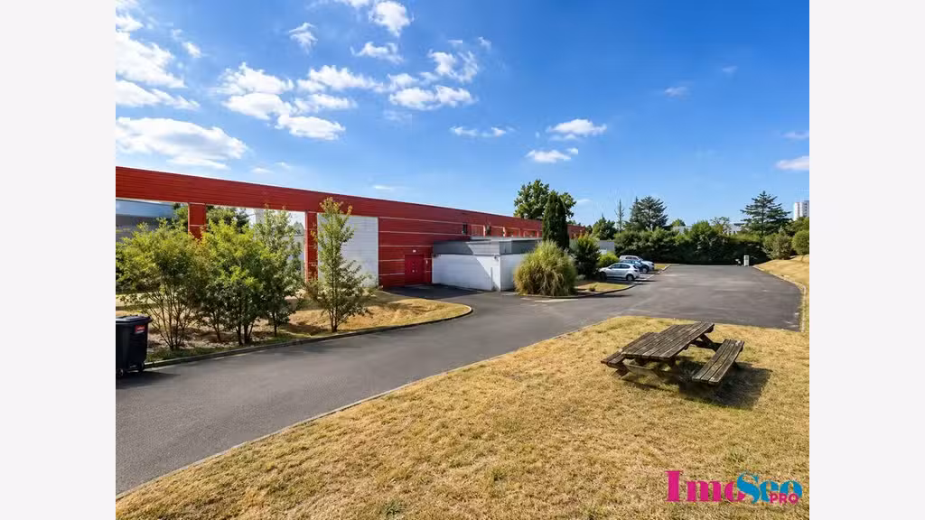 Immeuble d'activités de 800m² à vendre à Lormont