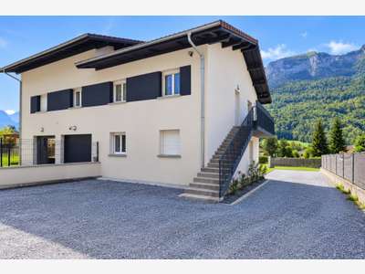 Immeuble à vendre MAGLAND (74)