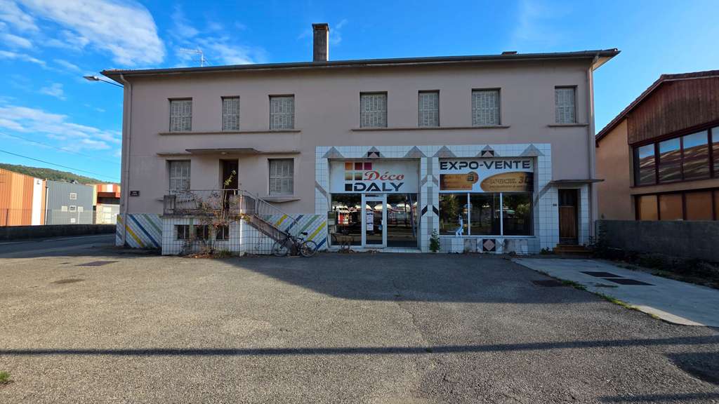 Immeuble Montreal La Cluse 10 pièce(s) 952.3 m2