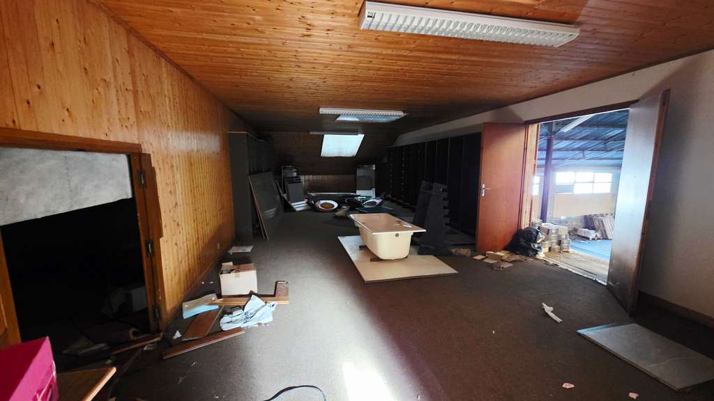 Immeuble Montreal La Cluse 10 pièce(s) 952.3 m2
