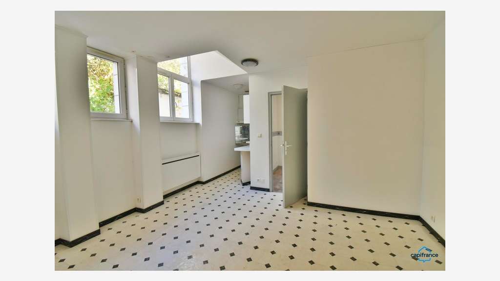 AV immeuble fort potentiel locatif à Montrichard 