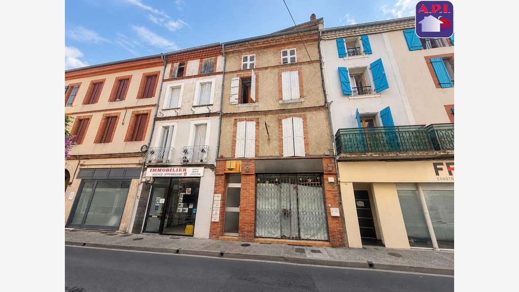 SUPERBE IMMEUBLE À Pamiers, dans un secteur proche