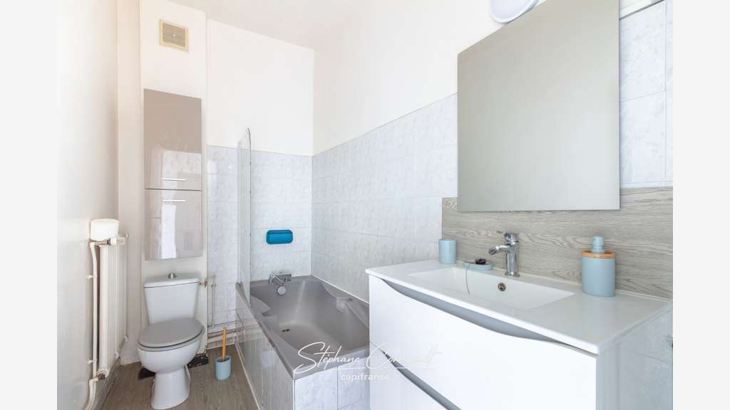 Immeuble de rapport de quatre appartements proche