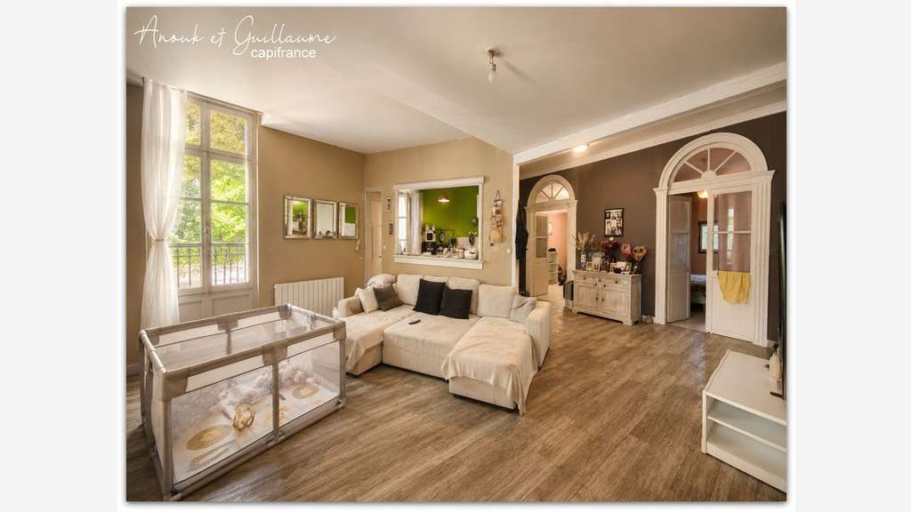 Immeuble de 360m² habitable à vendre à Pezenas