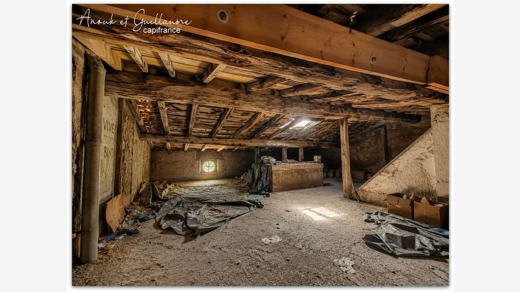 Immeuble de 360m² habitable à vendre à Pezenas