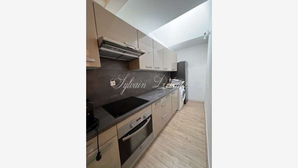 Immeuble à vendre à Châtellerault place des Halles
