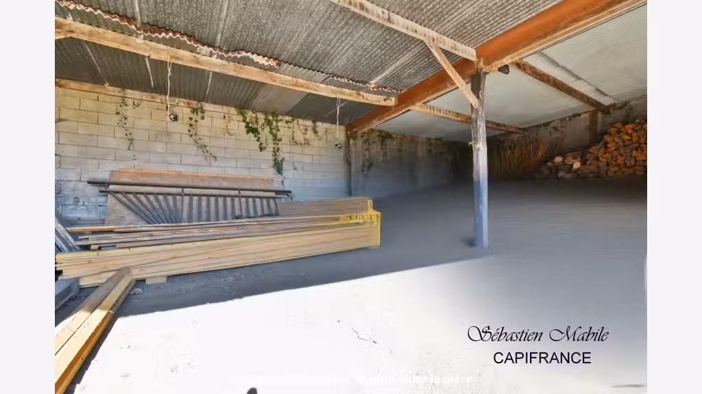 Grange en pierres avec hangar à vendre à Fougères
