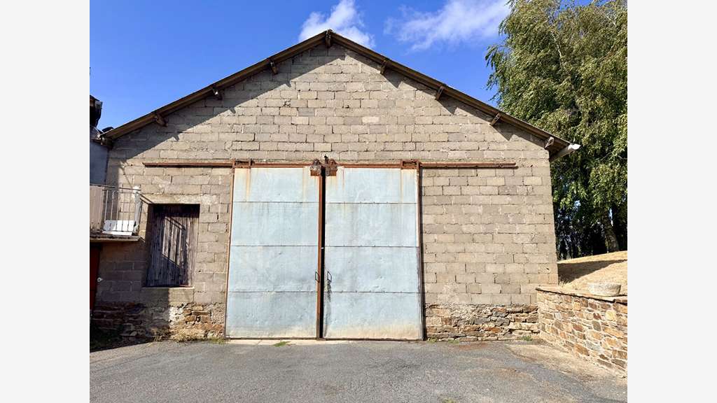 HANGAR /ATELIER FERMÉ DE 232 M² - GRANDES O