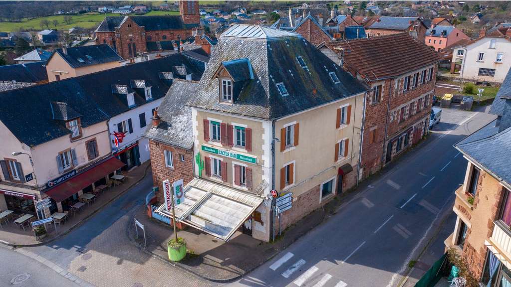 Vente immeuble de 490m² Saint-Christophe-Vallon