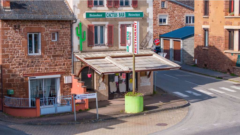 Vente immeuble de 490m² Saint-Christophe-Vallon