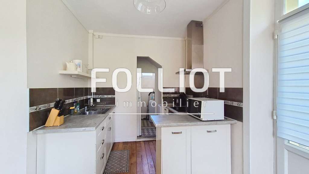 Vente Immeuble local 144m² Saint Jean le Thomas 