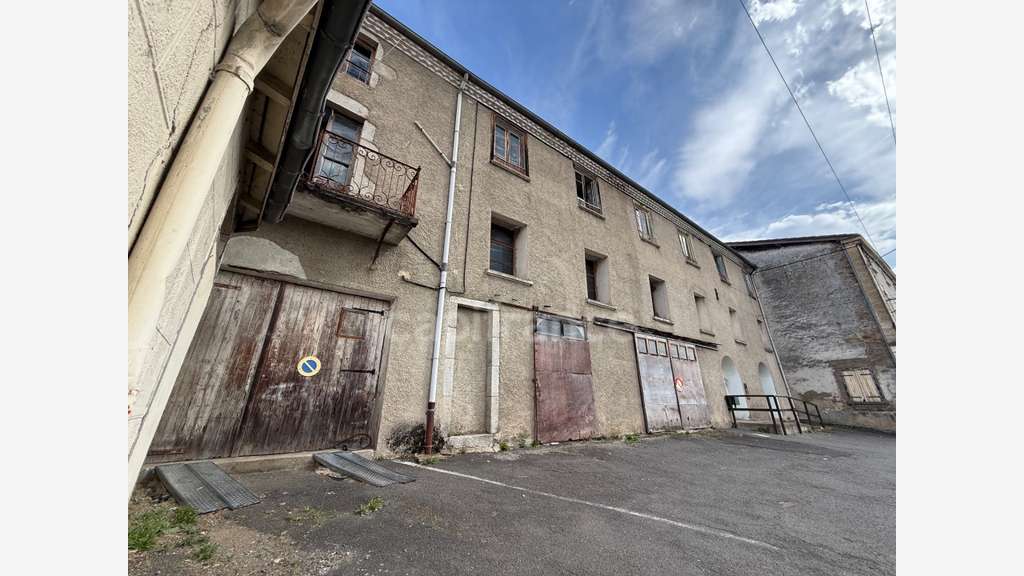 Immeuble de 420m² bureaux 2 garages à Saint-Just
