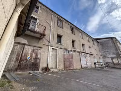 Immeuble de 420m² bureaux 2 garages à Saint-Just