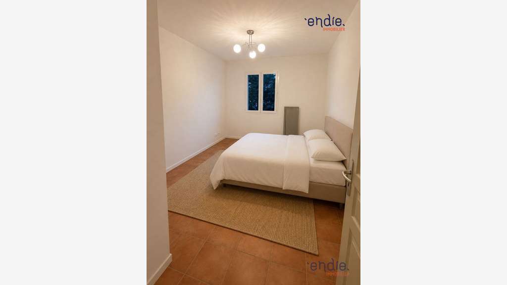 immeuble de rapport-166 m2-Appartement+Local