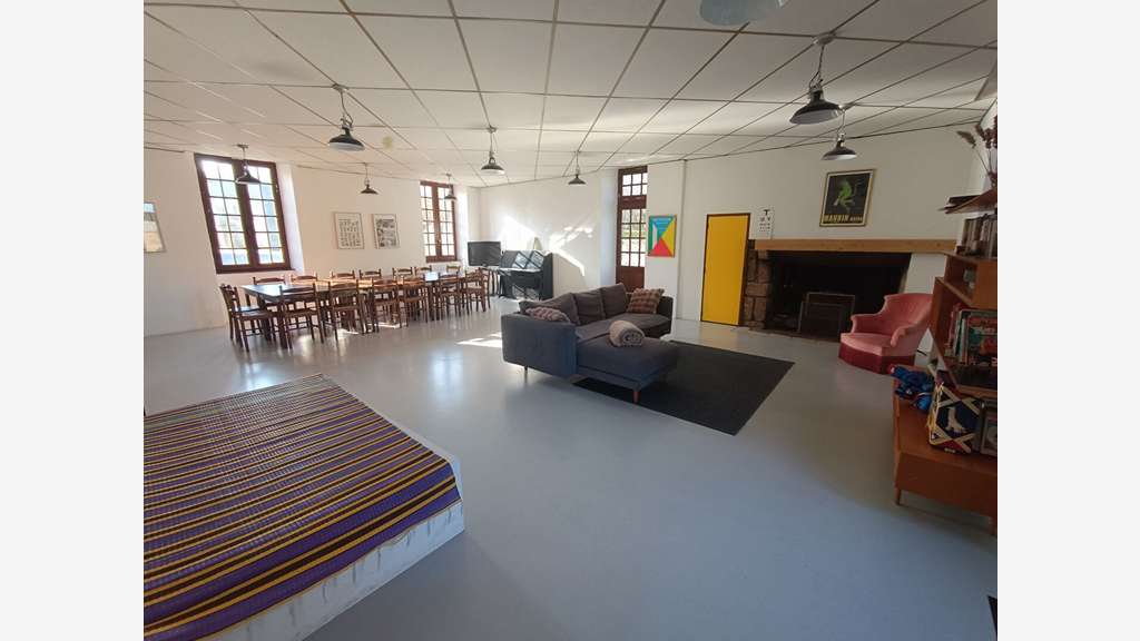 Vente Immeuble commercial 440m² à Salles-Curan