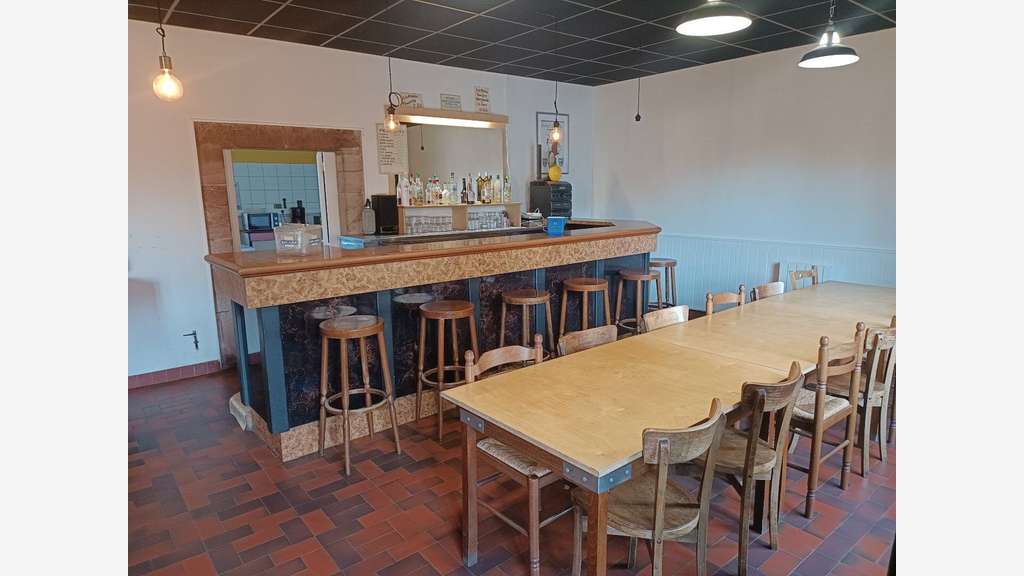 Vente Immeuble commercial 440m² à Salles-Curan