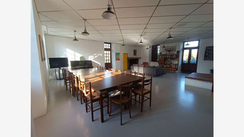 Vente Immeuble commercial 440m² à Salles-Curan
