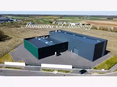 Beau bâtiment industriel récent et moderne 1760m²