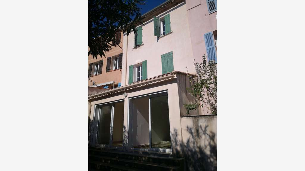 Immeuble de rapports 5 appartements - 1 commerce